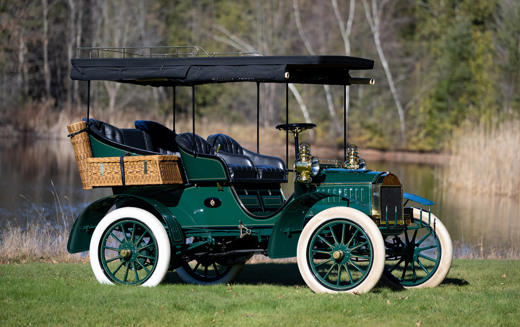 c. 1904 Oldsmobile 'French Front' 10 HP Rear-Entrance Tonneau